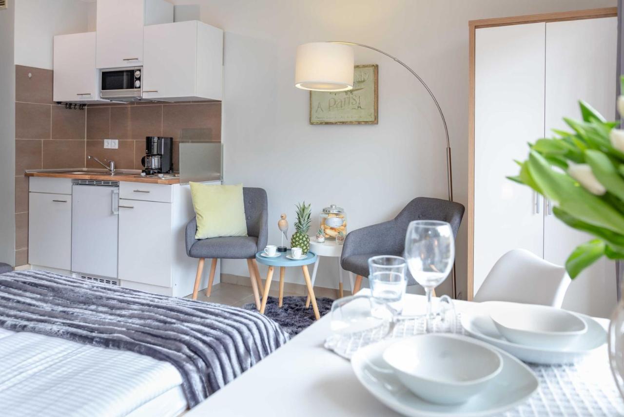 Lister Duenennest Apartment ภายนอก รูปภาพ